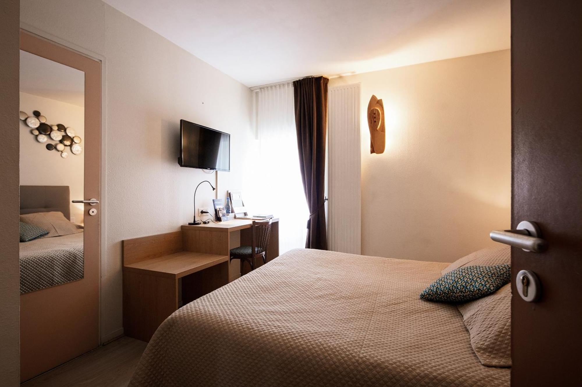 Hotel Restaurant De La Poste Et La Grange Detente, Espace Bien-Etre Chateauneuf-de-Randon Ruang foto